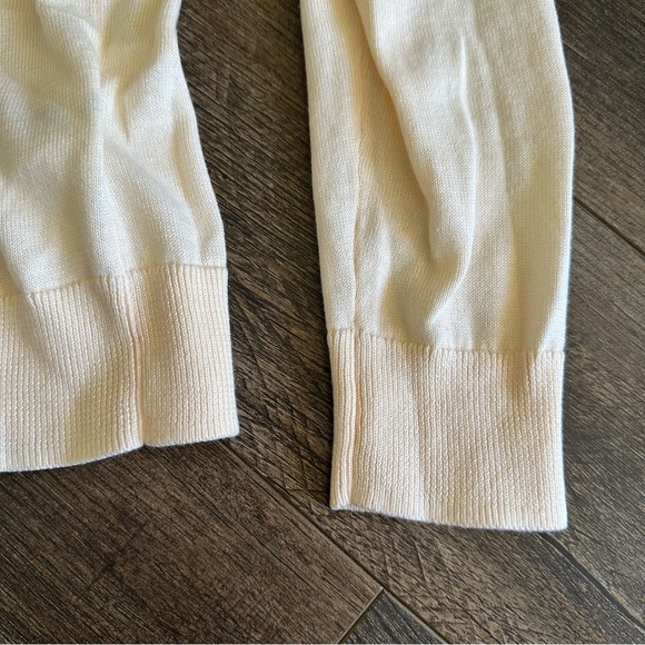 Amazon Essentials Size Medium Pastel Long Sleeved Knit Sweater Top Vneck - Picture 4 of 6